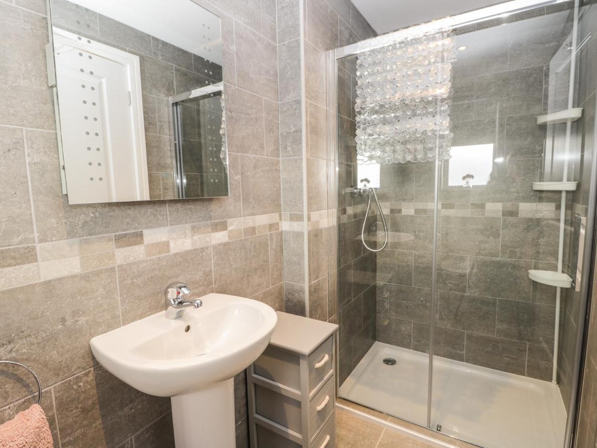 Manor Heath Apartment 4 สการ์โบโรห์ ภายนอก รูปภาพ