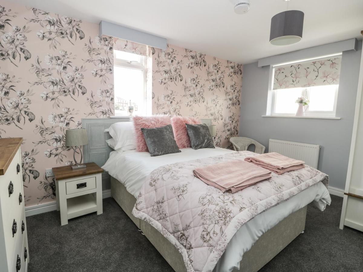 Manor Heath Apartment 4 สการ์โบโรห์ ภายนอก รูปภาพ